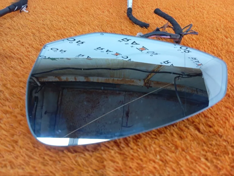 Зеркальный элемент