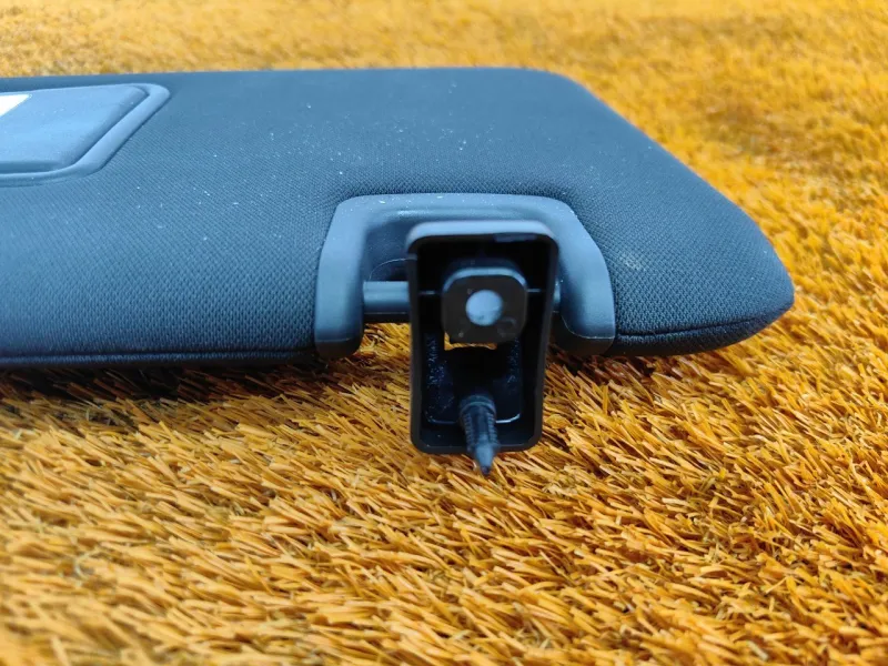 Козырек солнцезащитный