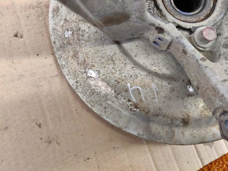 Кулак поворотный