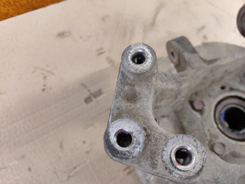 Кулак поворотный