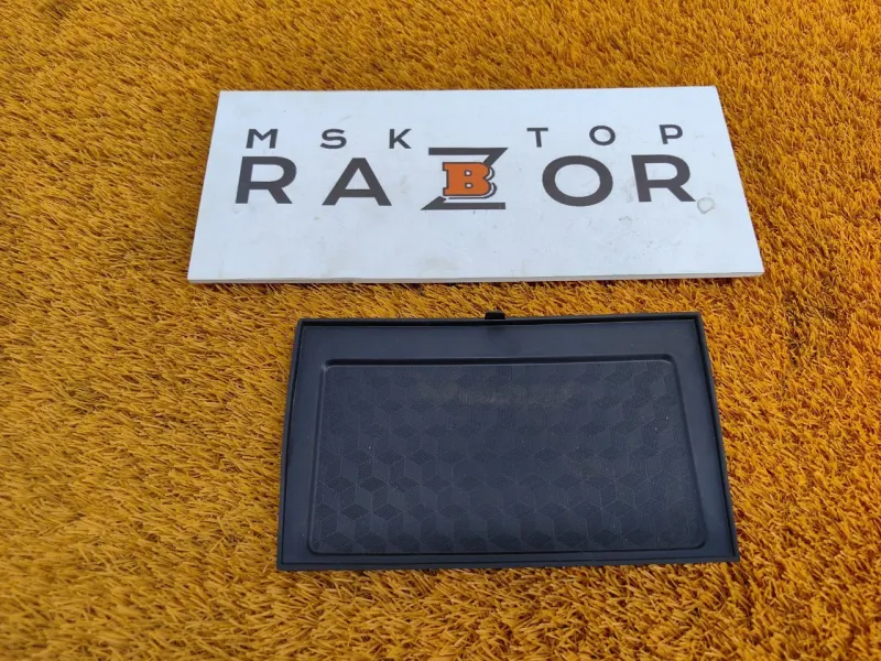 Коврик центральной консоли