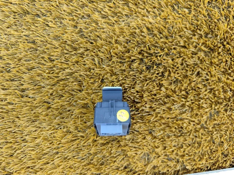 Кнопка стеклоподъемника