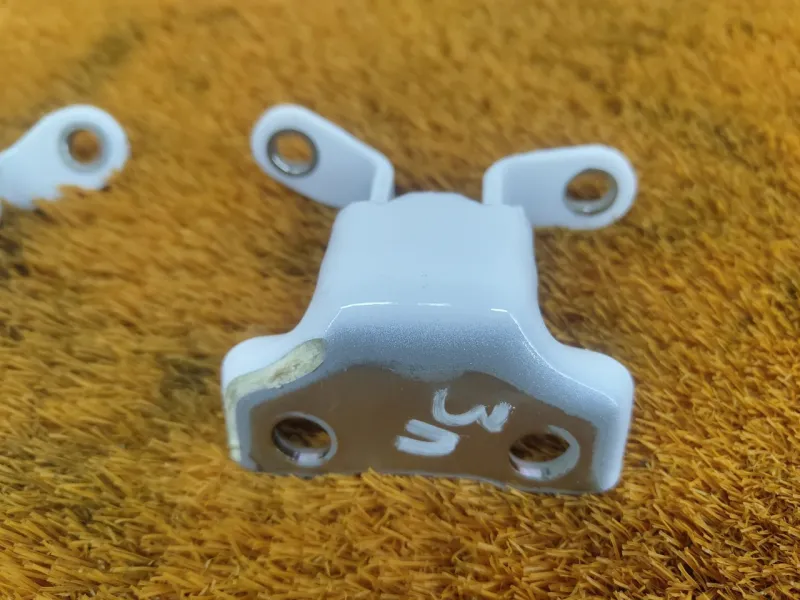 Петля двери