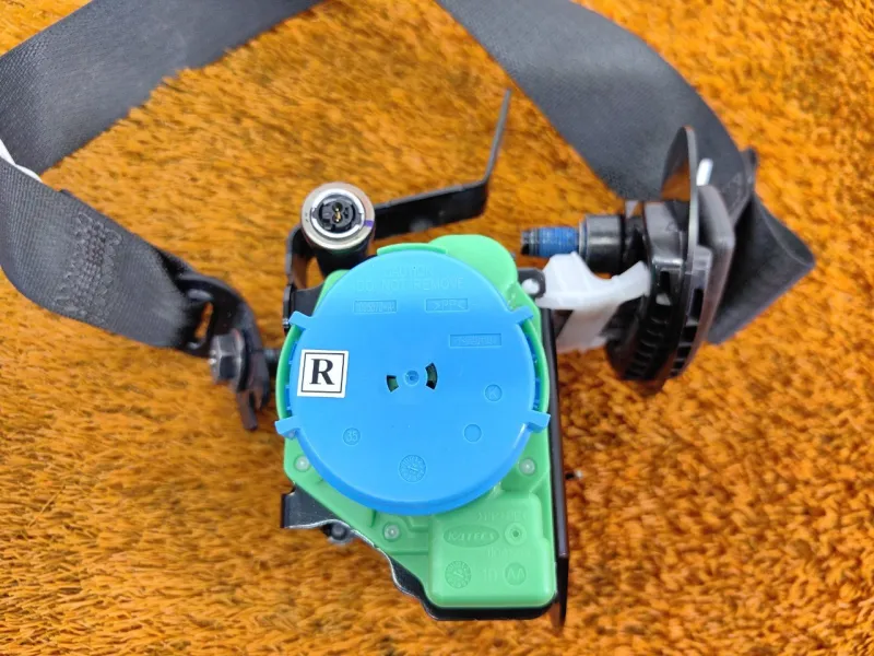 Ремень безопасности