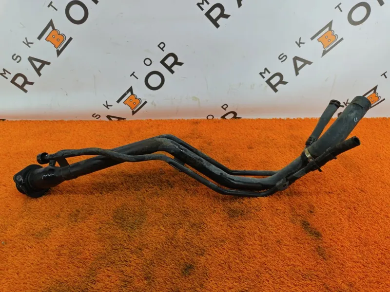 Горловина топливного бака