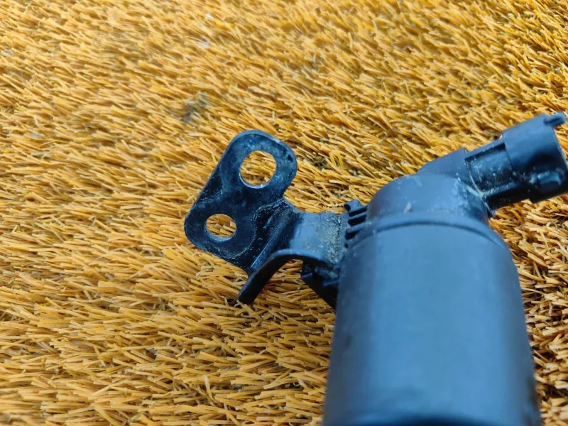 Клапан паров бензина