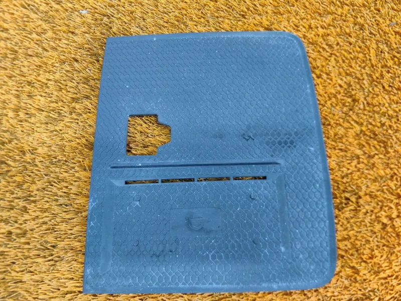 Коврик центральной консоли