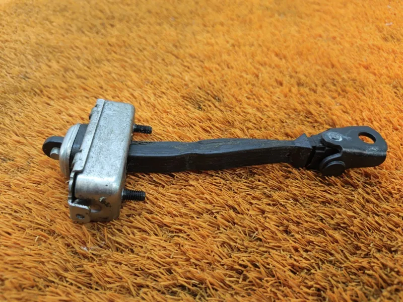 Ограничитель двери