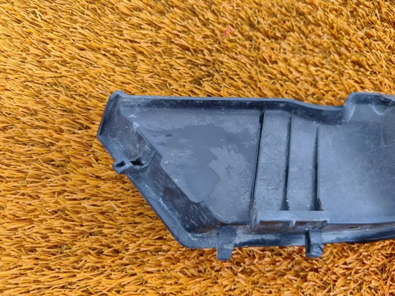 Уголок жабо