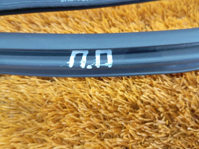 Уплотнитель проема двери