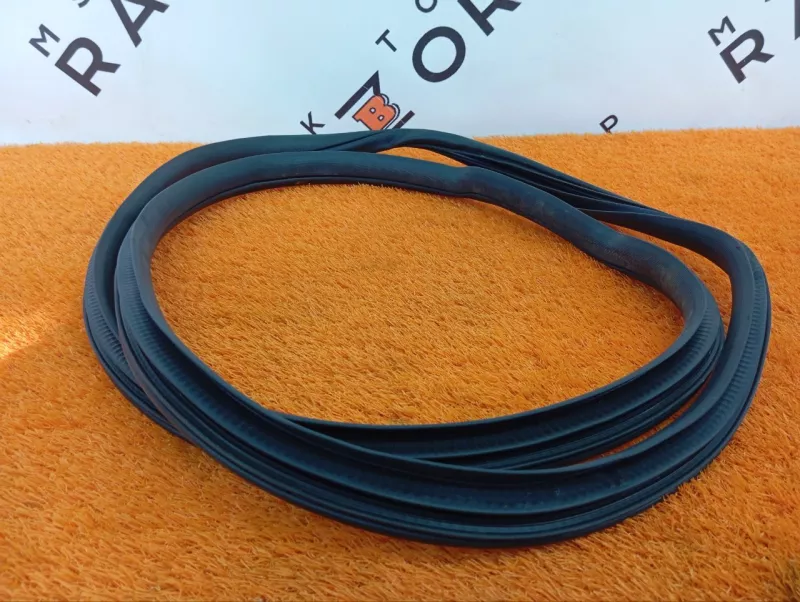 Уплотнитель проема двери