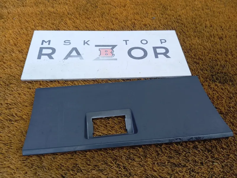 Накладка в салоне