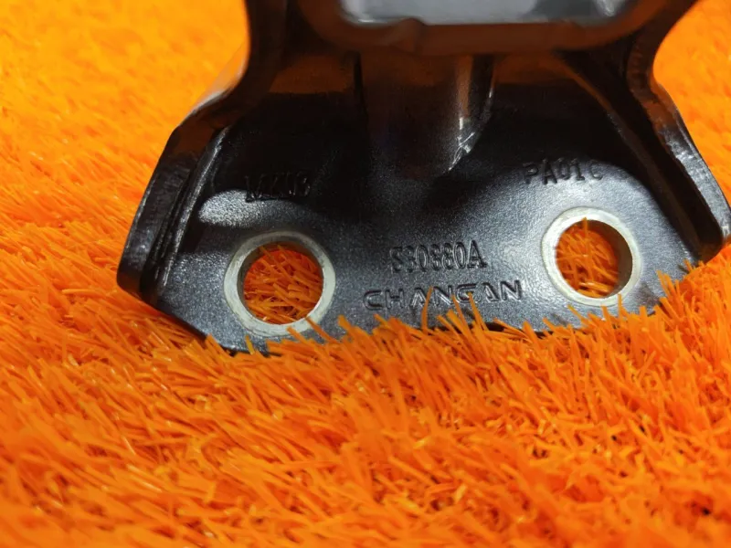 Петля двери