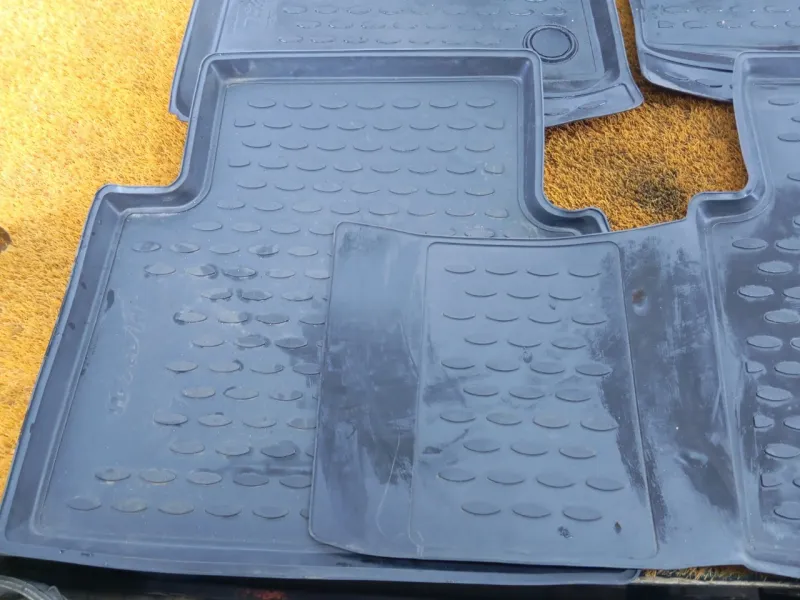 Коврик салона