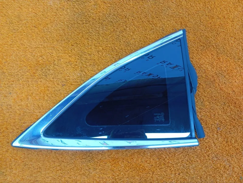 Форточка задняя