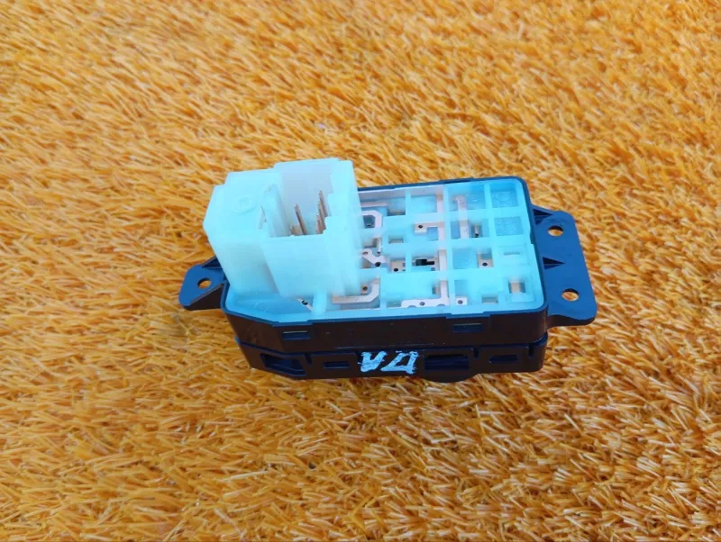 Блок управления зеркалами