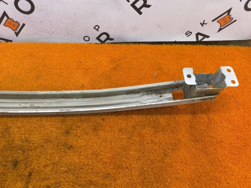 Усилитель бампера