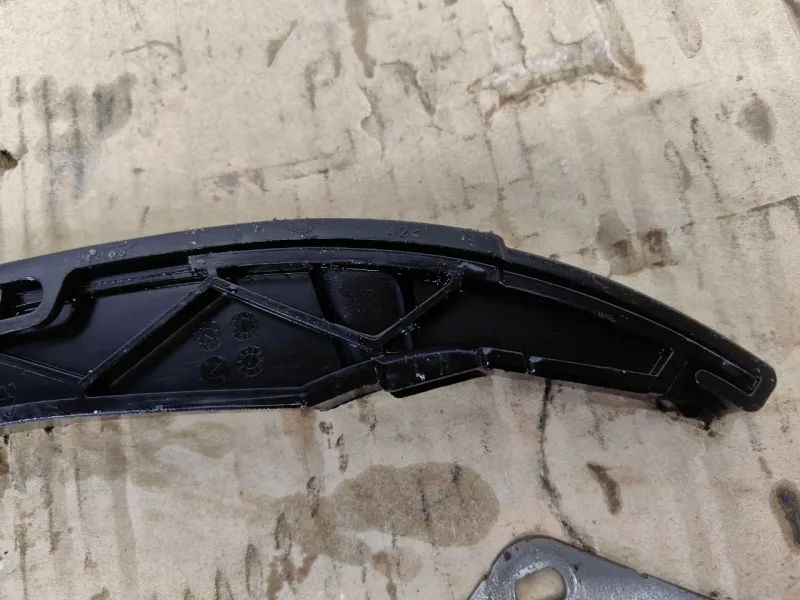 Успокоитель цепи ГРМ