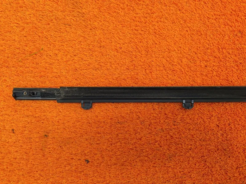 Молдинг стекла