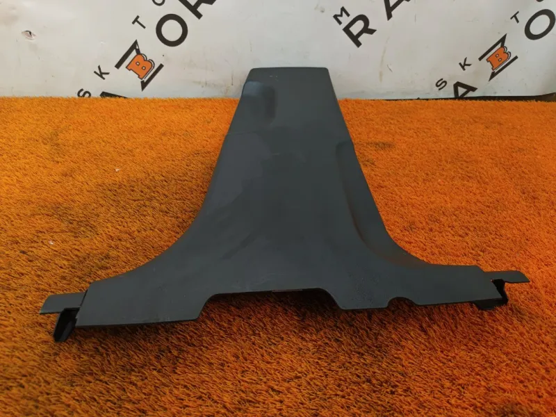 Обшивка центральной стойки