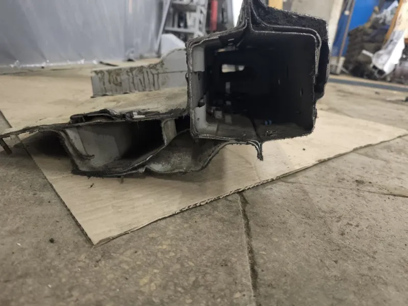 Порог с центральной стойкой