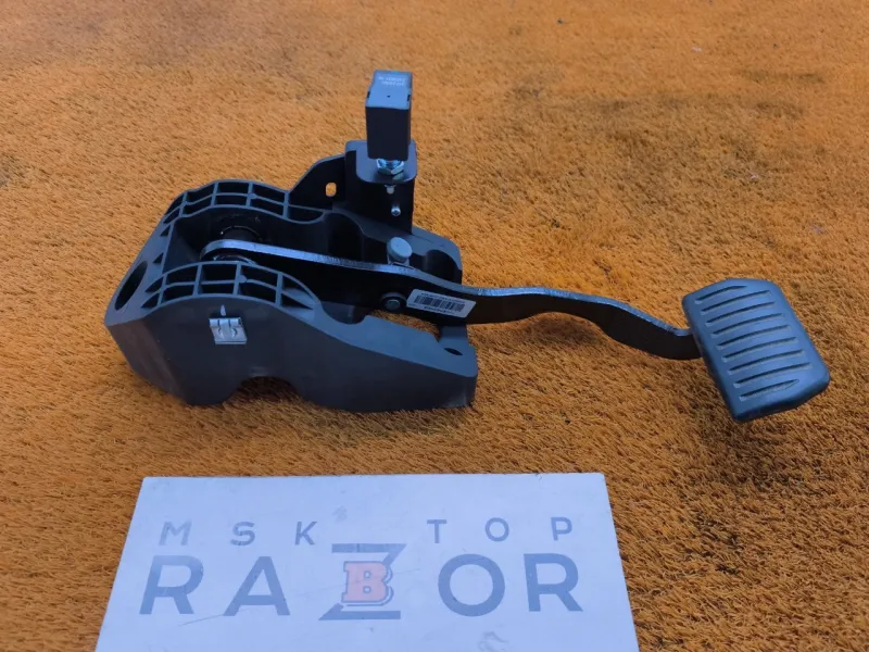 Педаль тормоза