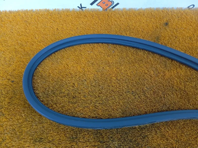 Уплотнитель багажника