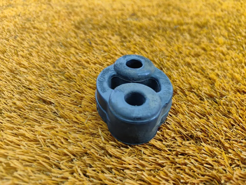 Крепление глушителя