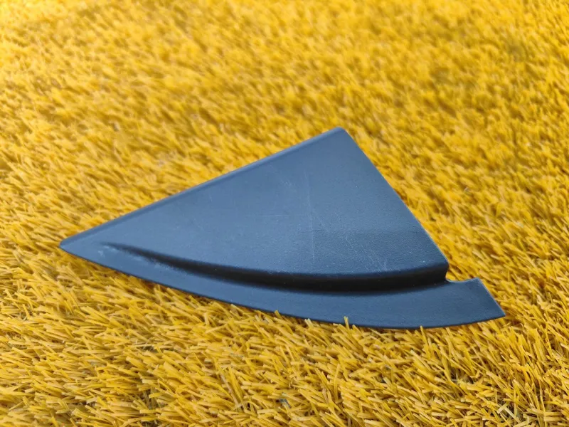 Уголок двери