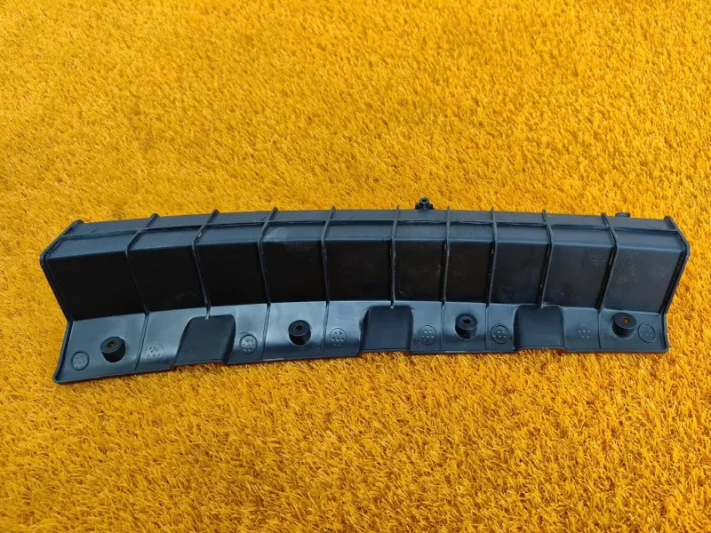 Решетка под лобовое стекло