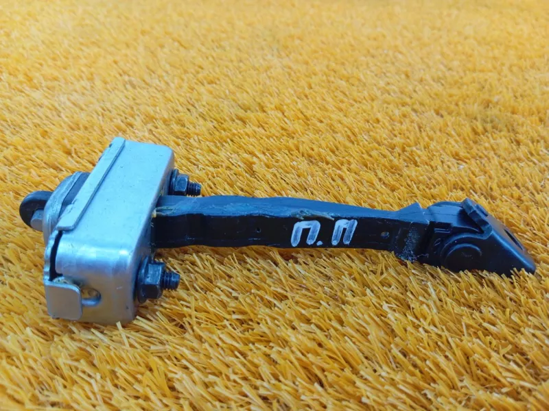 Ограничитель двери