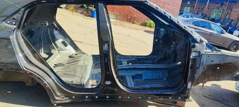 Порог с центральной стойкой