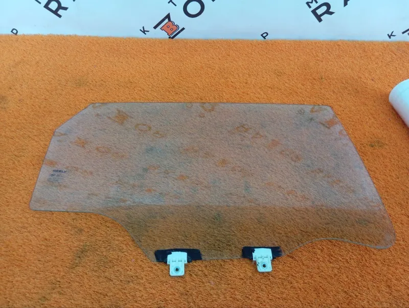 Стекло двери