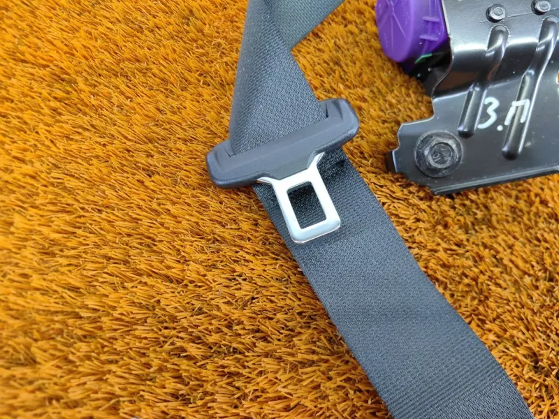 Ремень безопасности