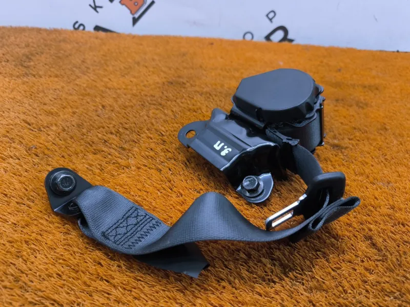 Ремень безопасности