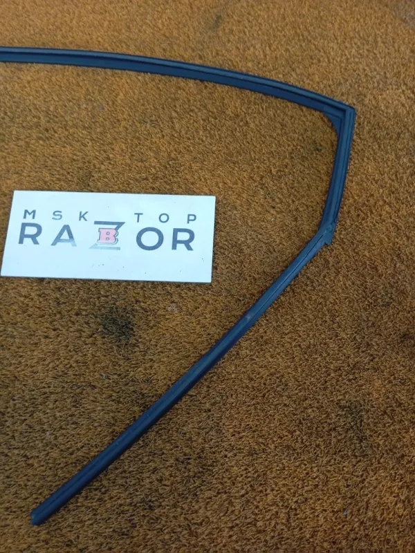 Уплотнитель стекла двери