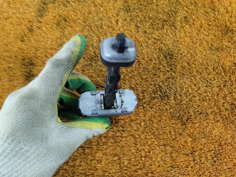 Ограничитель двери