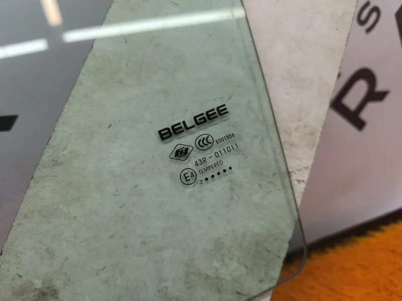 Стекло двери