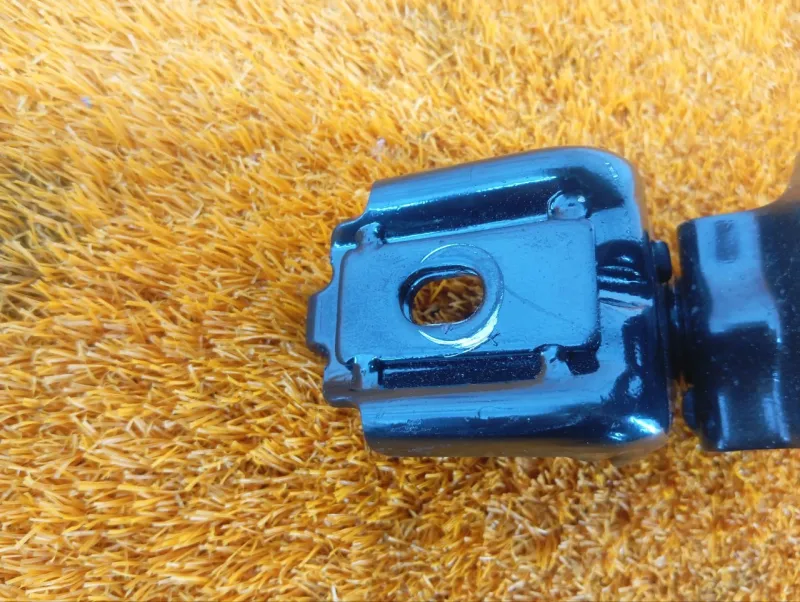 Крепление сиденья