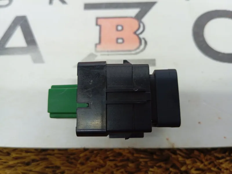 Кнопка обогрева сидений