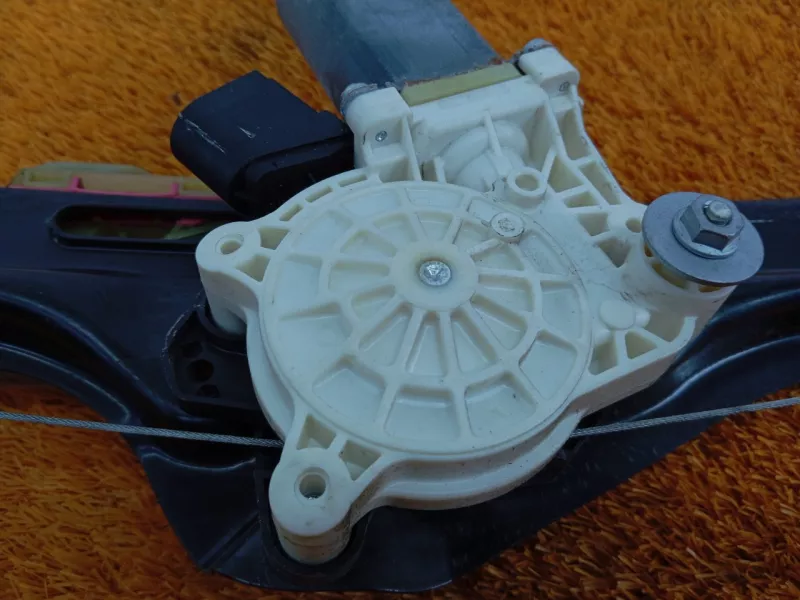 Стеклоподъемник