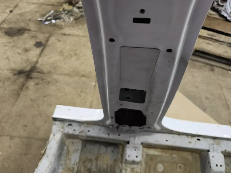 Порог с центральной стойкой