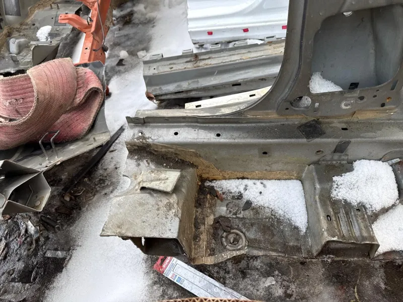 Порог с центральной стойкой