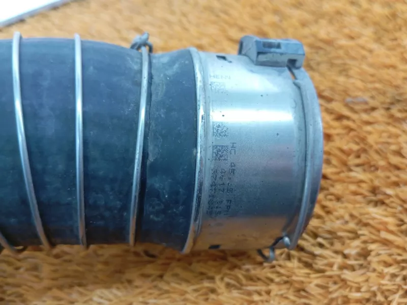 Патрубок интеркулера