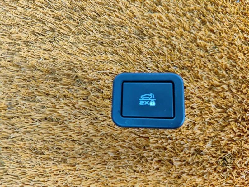 Кнопка багажника