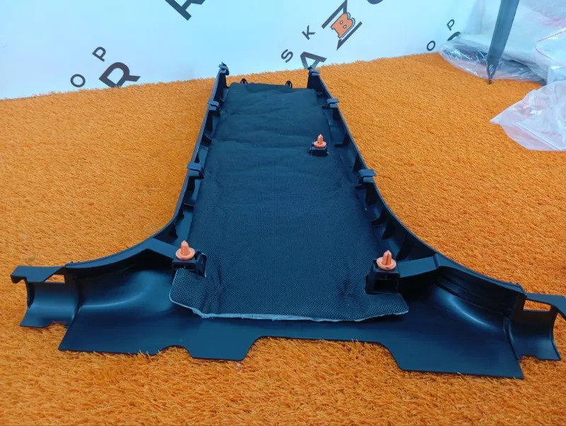 Обшивка центральной стойки