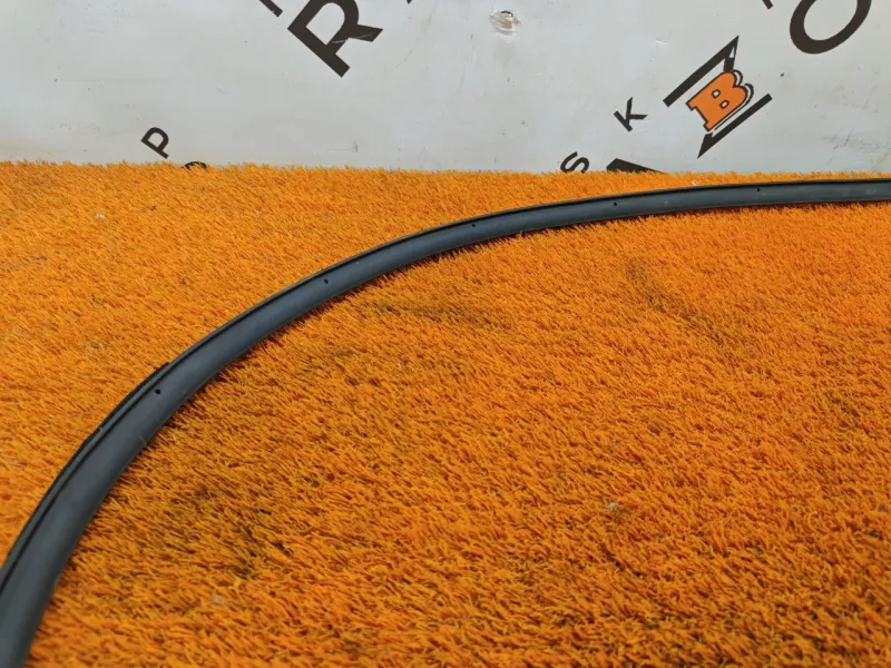 Уплотнитель двери