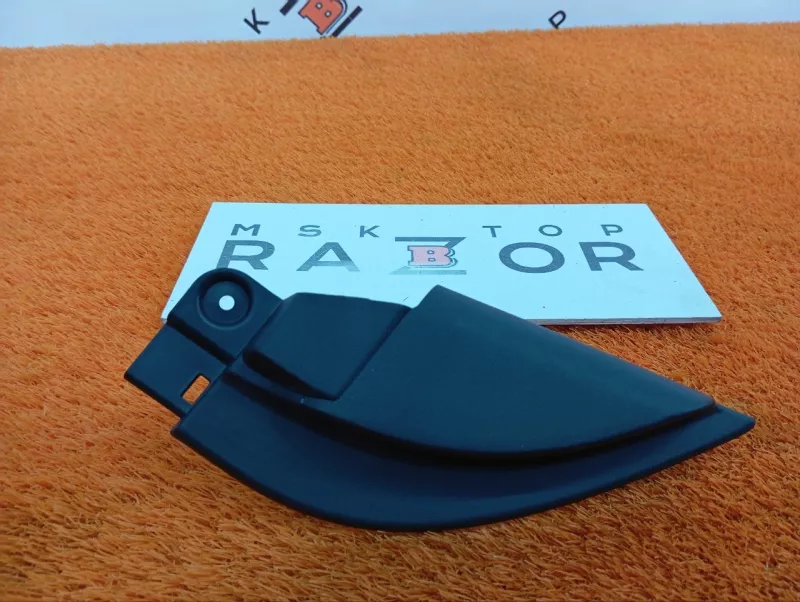 Уголок двери