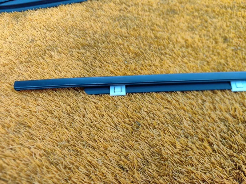 Молдинг стекла