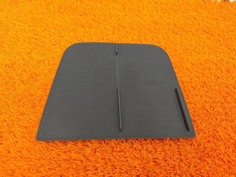 Коврик центральной консоли